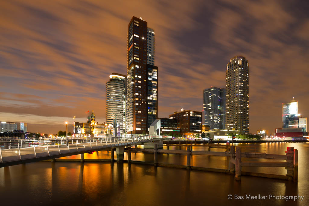 Skyline van Rotterdam gefotografeerd tijdens een workshop 'City Lights' in Rotterdam.