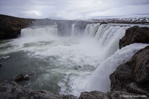 Goðafoss waterval IJsland: 1/1600 sec. sluitertijd.